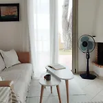 Casa de Férias Greece By The Sea - First Maisonette *